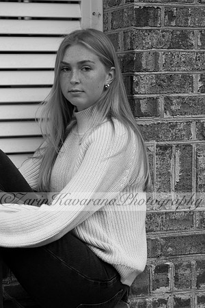 012A8199b&w